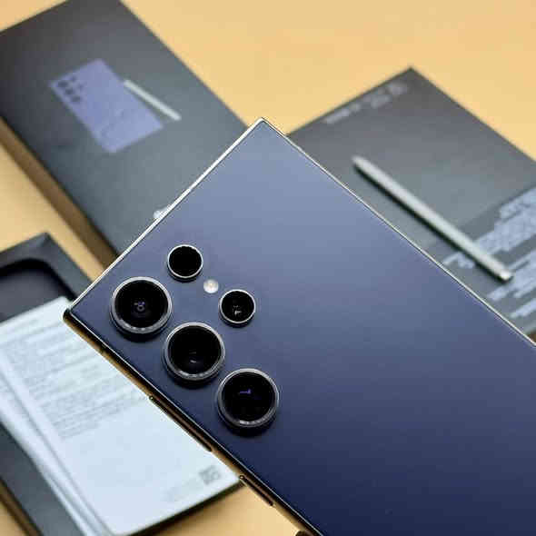 كلكسي s24 الترأ   ذاكره 256 عشوائيه 12
غراضه كامله اصليه مطابقه مستعمل 20 يوم 
للبيع او مراوس جهاز شرط الفحص ضمان موجود
نضافه 100% 100  دبل شريحه سعره 925 الف 
 *********** مكاني كربلاء
