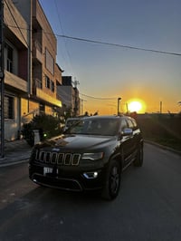 جراند شيروكي لمتد • ٢٠١٧ • بانوراما