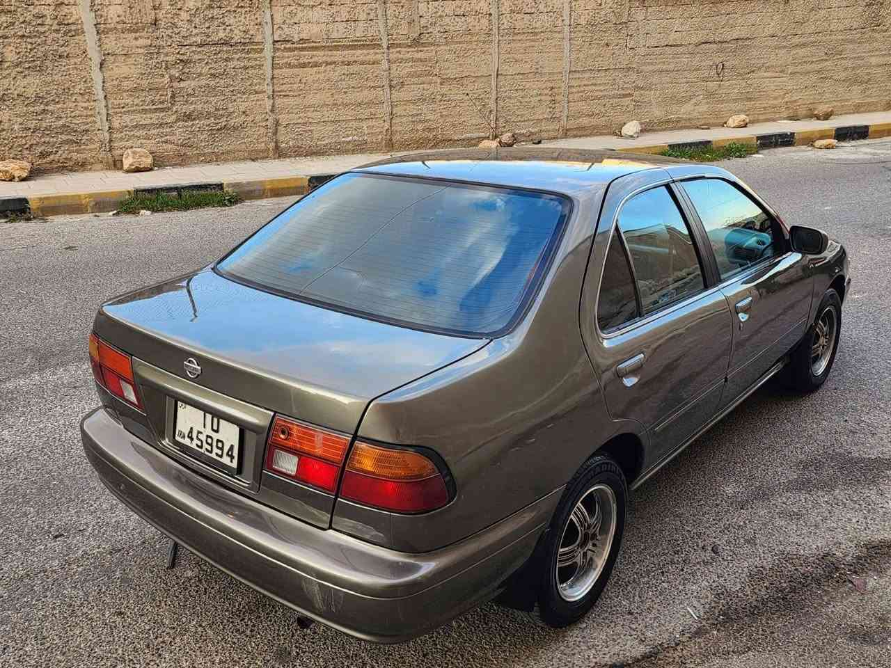 بسم الله الرحمن الرحيم
 نيسان صني موديل  1997 خصوصي اصلي تب نظااااافة
اسياره عباره عن شركه
ماتور1600
انجكشن قوي واقتصادي فحص 60٪  
جير اتوماتيك اصلي نظيف فحص 
غرفة بلادها اصلية تب نظافه كما هي بالصور بطاين تابلو ارضية سقف كلو تمام  
بوووور ستيرنغ....
جنط مع كوشوك جديد 
دهان جديد لون شنباني كما هو بالصور اصلي 
ترخيص سنه كامله
اضوية خلفيه أصليات 
ميكانيك وكهربا كلو تمام الحمد لله مش ناقصها ولا اشي
فحص خالي قص قلبان
السياره ع الواقع احلى من الصور 
السعر 2300
للاستفسار:0782421801
الله يبارك لصاحب النصيب


**إذا كنت صاحب هذا الإعلان وتريد حذفه لأي سبب، رجاءا أرسل رسالة إلى الدعم الفني**