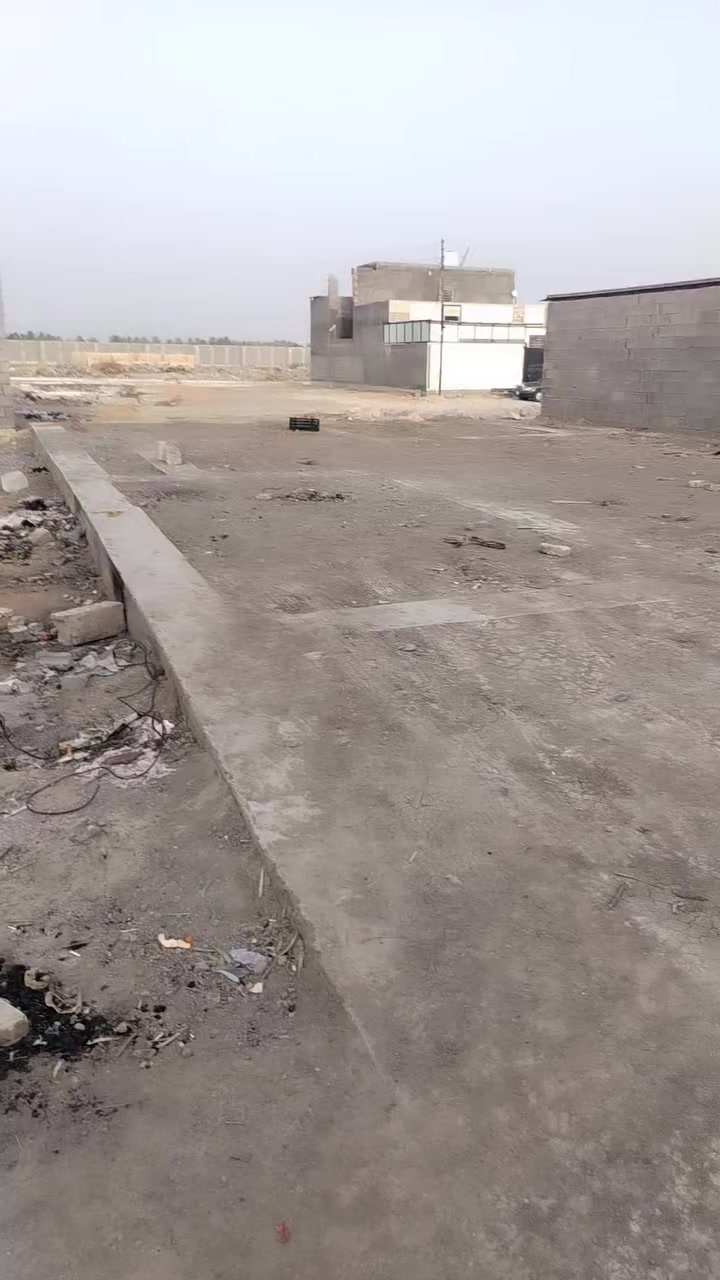 سلام عليكم قطع للبيع العطيشي المفرك م ١٩٨م مدرسة قريبه تبعدعن الشارع العام ٧٠م متوفر كل الخدمات رقمي ***********
