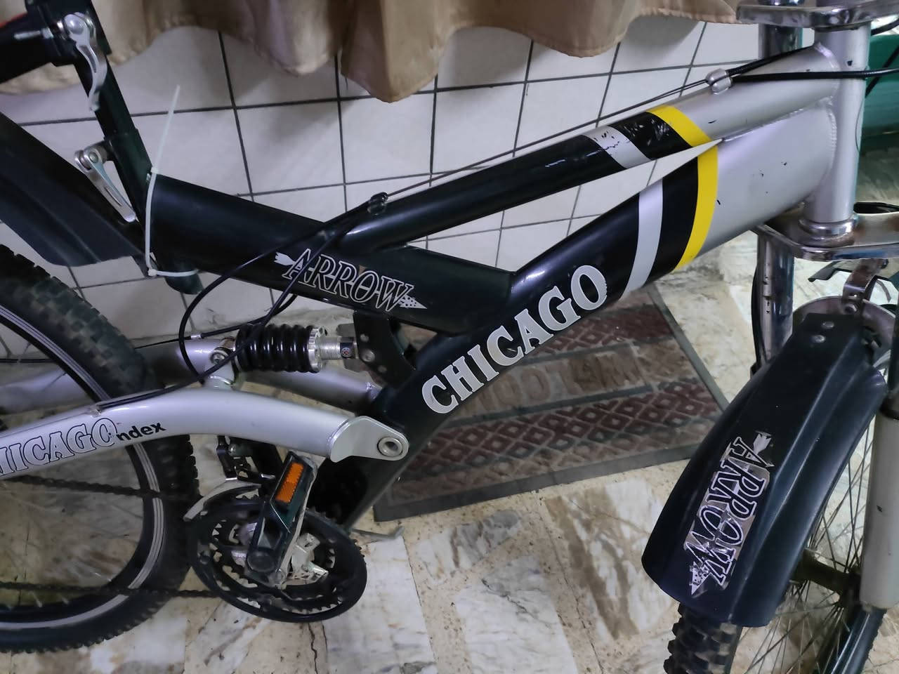 السلام عليكم....
بايسكل للبيع نوع:
#شيكاغو
جبلي حجم ٢٦ يمتاز بمواصفات راقيه
١- دبل امامي
٢-  يتحمل وزن ١٥٠ كيلو😍
٣- دبل خلفي
٤-  بريك دسك امامي وخلفي
٥-  كير خلفي ٦ سرعات
٦ - كير امامي ٣ سرعات
٧-  حجم ٢٦ لشه عاليه
الي يريده يتواصل على الخاص ...تحياتي للجميع


**إذا كنت صاحب هذا الإعلان وتريد حذفه لأي سبب، رجاءا أرسل رسالة إلى الدعم الفني**