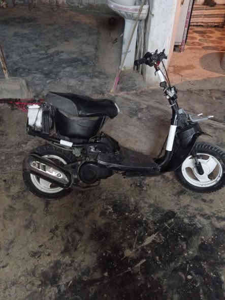 سلام عليكم دراجة ياماها رياضية شلعتة فول نشطة ما شاء الله محرك خير من الله هندر تشتغل ما بيةة نقص تنكر هندر وتطلع لسعر120 وبيةة مجال حك لجيةة مكاني ديالى لخالص التحويلة لرقم *********** ومتواجد ماسنجر
