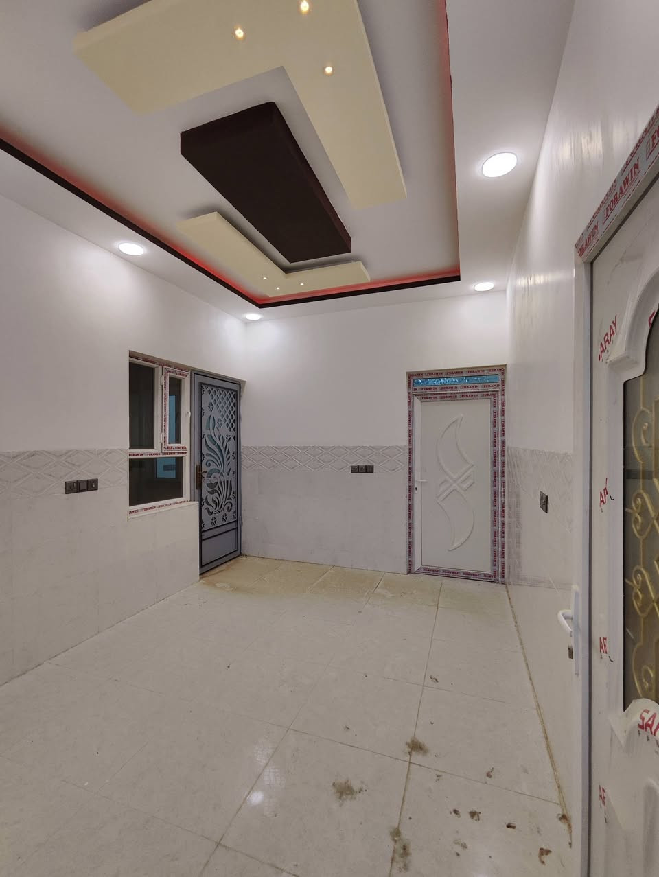 🔹 دار للبيع حي #البتول🔹
- مساحة الدار: 100 متر واجهة 5 متر
- شارع تبليط 

🏠 تفاصيل الدار:- 
الطابق الأول: غرفة نوم، هول، مطبخ ، استقبال، صحيات ، كراج

الطابق الثاني: غرفتين نوم ، صحيات 

السعر والتفاصيل داخل قناة التلكرام : 
https://t.me/baet_alhadhara
_______________________________________________
للاستفسار:- 
***********
*********** 
مكتب بيت الحضارة للعقار - سايدين حي الوحدة قرب سانكو مول 2
