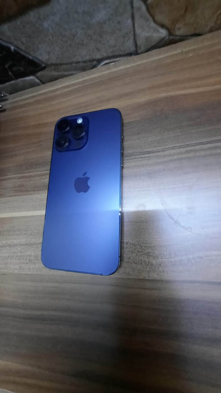 السلام عليكم
ايفون 14PRO MaX للبيع جهاز نضيف جدا مكفول ممبدل بي شي كافه المعلومات موضحه بالصور السعر 750 وبي مجال 
للتواصل /***********واتساب 
مكاني / بغداد
