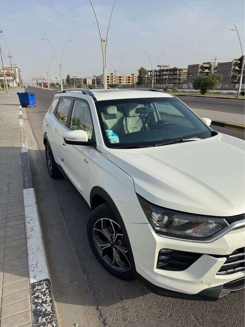 السلام عليكم .. سانك يونك كوراندو 2022 استلام شركة .. ( المنشأ كوري أصل )  ..
المحرك 1500 تيربو فول مواصفات 
فتحة سقف كهرباء 
تحكم ستيرن كامل 
شاشة بلوتوث 
كاميرا خلفية 
حساسات 180 درجة امامي خلفي جانبي 
مري كهربائيه 
بصمه ترحيب ذكي 
كشافات ضبابيه 
السياره باسمي واهم شي تحويل
العنوان البصره  -القبله
واتساب :***********
السعر 165وبيها مجال البصرة, العراق
