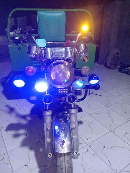 مديل ٢١ نضافه فول كفاله عامه محرك بلال اوراق بلال برغي مامفتوح بيه شاصي مكفول كهربائيات مكفوله كله ماناقصه برغي مكاني طوريج سعره ١٧٥٠ وبيه مجال قليل ***********
