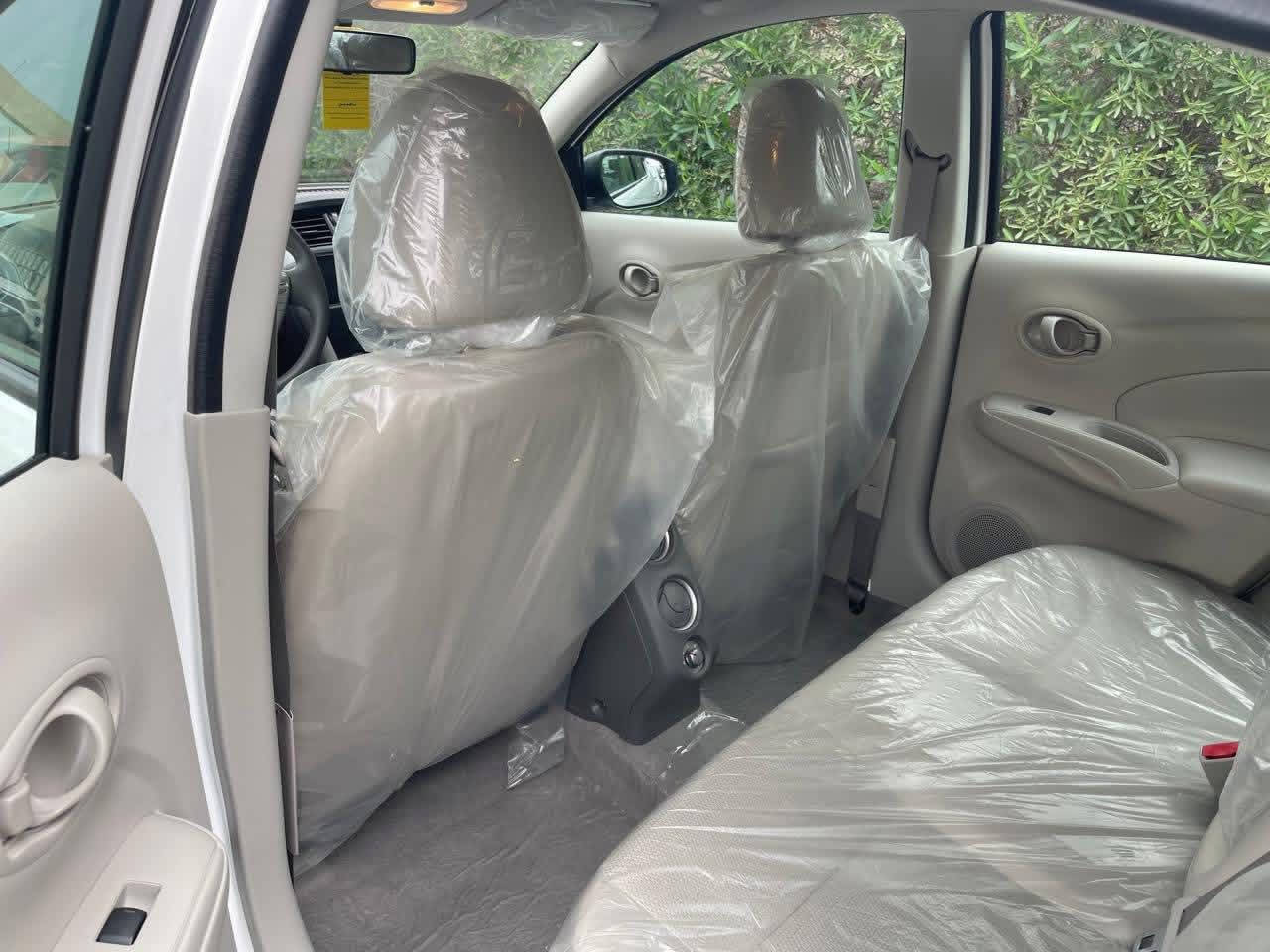 السلام عليكم 
سني  2025  الف بحالة الوكالة مكفولة كفالة عامة  عده الباب مبدل عكس السايق رقم شمالي
شاشة اصلية، كاميرا خلفية، جام كهرباء عدد 4، قطعتين تبريد، اشاير بالمري، داخل بيجي، ايرباك عدد 2، تحكم ستيرن، يدات نيكل، حساس خلفي، شباك نيكل، سبايدر، بلوجكتر اصلي، كشن السائق جك، محرك 1500، مانع انزلاق، ويل حجم15، اواكس، USB
متواجد واتساب *********** ..السعر 115
