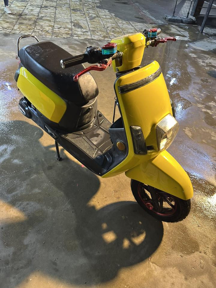 السلام عليكم من رخصت مدير الكروب بوليس شحن فول مواصفات اشاير هورن مزودة 3سرع الدراجة فول امفولة مكاني الدورة شارع ستين تعال خاص ونتفاهم رقمي ***********
