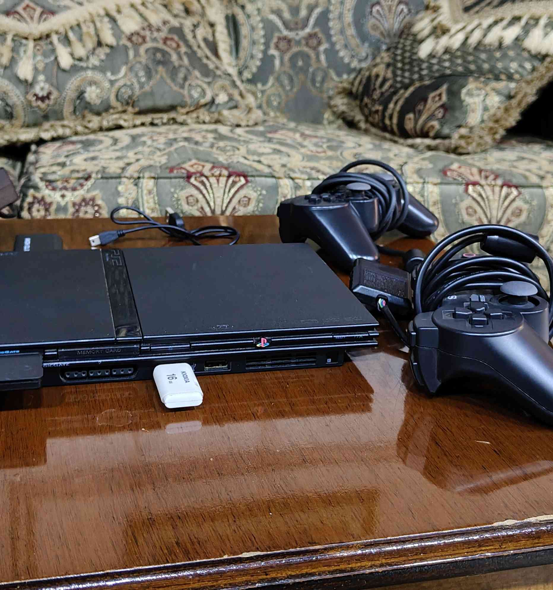 سلام عليكم بلي تو سلم للبيع نضيف مع كامل ملحقاتة مع فلاش 30 لعبه مع تحويلهHD مع ميموري خزن مع دبل جوستك السعر 50 الف قفل


**إذا كنت صاحب هذا الإعلان وتريد حذفه لأي سبب، رجاءا أرسل رسالة إلى الدعم الفني**