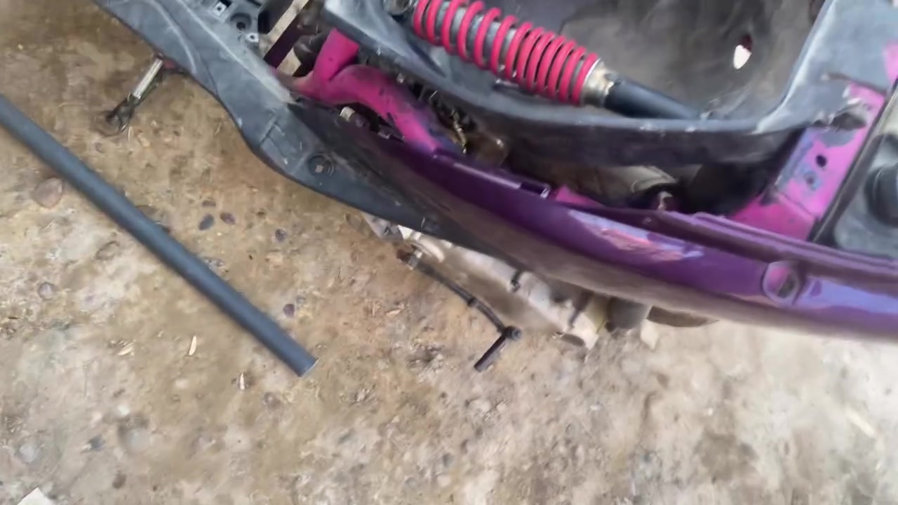 ماكس عدلة للبيع شغالة بس أبيع كوم حديد قيم وخذ غواصها كلهن موجودات ول مكينة مال رمبة شديتها بيدي قبل سبوع بس اريد أبيع اتصل ع رقم ***********
