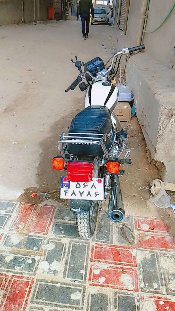 السلام عليكم دراجه اربعه  مقفوله كفاله عامه اوراق سكنر موديه 26 صالح شهر مطالعهن مكان كربلاء رقم الهاتف***********
