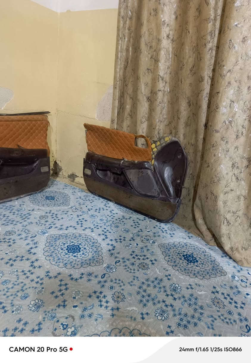 السلام عليكم بطاين شيزر نفخ يرهمن للكرسته عوزهن دوشمه السعر 150 وبيهن مجال ***********
