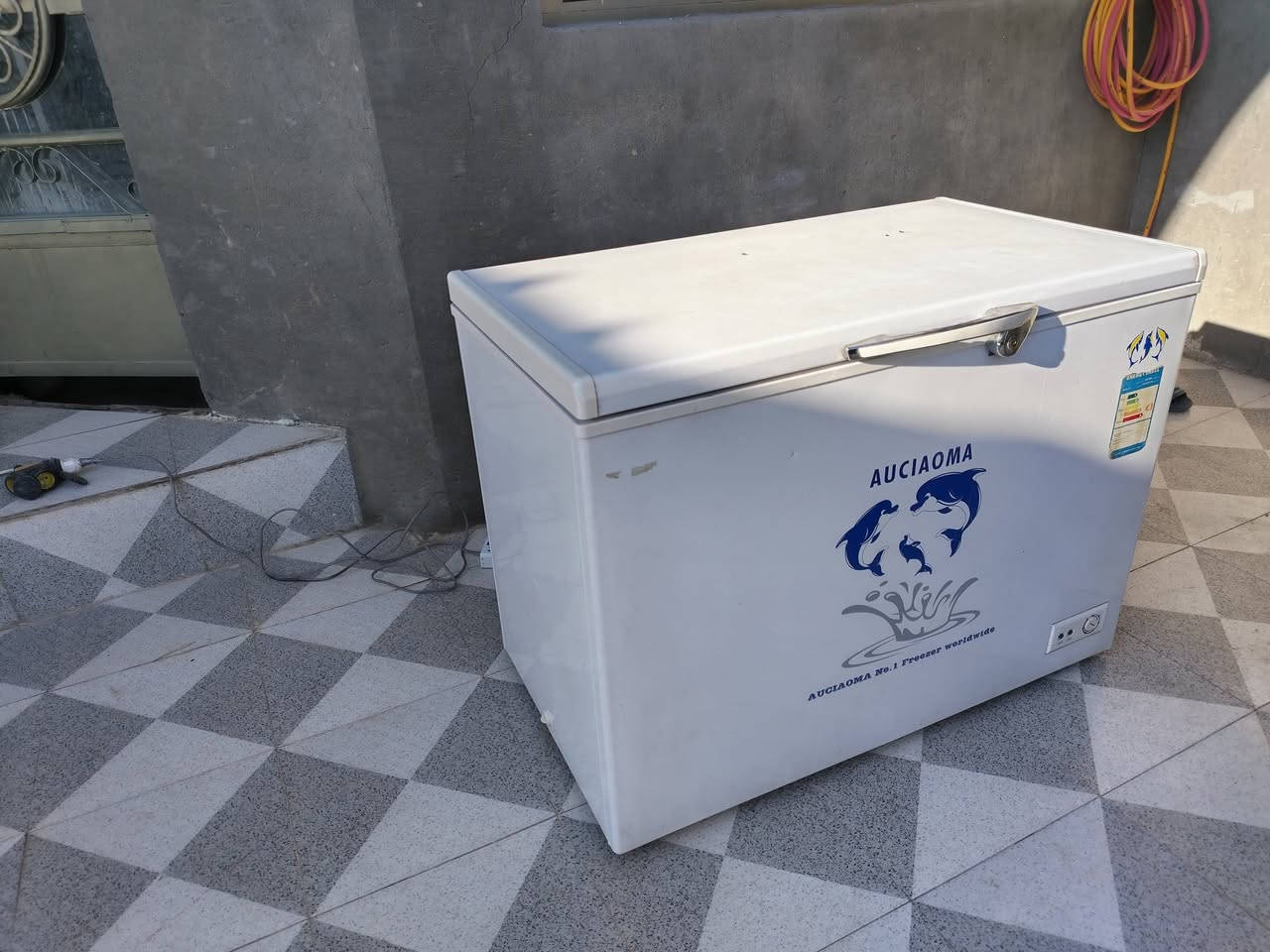 مجمده حجم كبير مشدود لهه فريز خارجي فول تجميد سعرهه 150قفل نضيفه *********** مكاني قرب عمارات حي الزيتون
