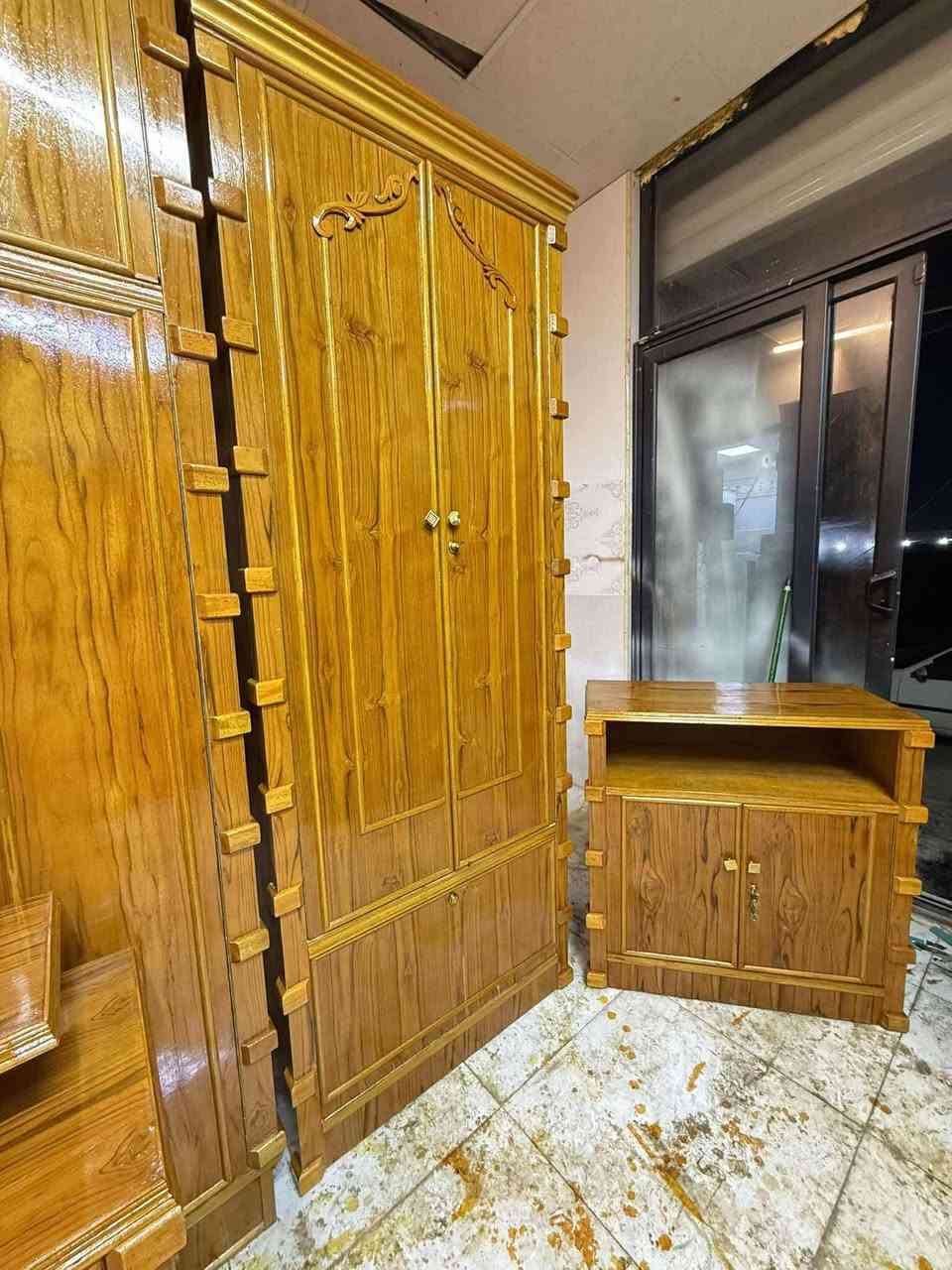 السلام عليكم شد وفتح لغرف وصبغ بيبان وجراجيب شغل درجه اولى وسعر مناسب نعمل داخل  فقط للتواصل *********** تصل وتدلل
