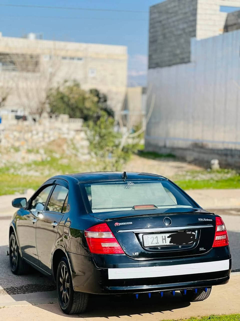 Geely SC7 Sl 2014
سەلاموو عەلەیەک  
جێلی گێڕ و مەکینە بیکاشۆ مەکینە 1.6
سەنەوی تا 2029 تازەیە
بەنزین زۆر کەم ئەخوات 

زینۆن - عەدەسە - ABS - حاسەی پشتەوە - شاشە ئایپاد - کامێرا - ئاوێنە ئیشارات - تەبرید سارد و گەرم - گێر عادی مەرغوب - LED دەرەوە و ناوەوە -
قوفڵ مەرکەزی - چوار جام کارەبا - پەردەی بیلادی پشتەوە - 200 هەزارێک ڕۆشتووە ..
بۆیاخی نییە تەعدیل ساردی کەمێک هەیە و کاڵ بونەوە

کامل جوانکاری بۆ کراوە شتێکی جوان و ڕێک و پێک و جایز و مەرخوب  سەنەوی و شتی هەمووی بە ناوی خۆمانەوەیە 
ژمارە تەلەفۆن ***********
