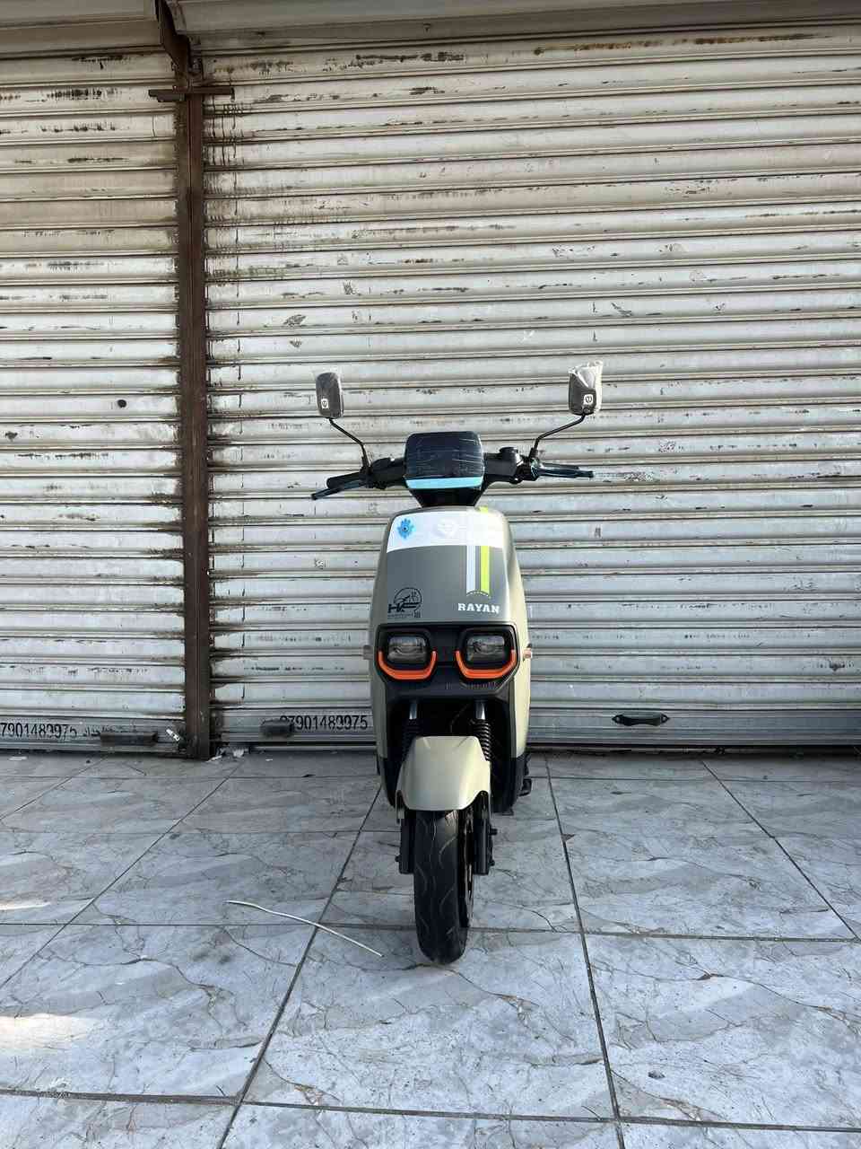 سلام عليكم دراجه شحن شركه الريان للبيع الدراجه جديده كلش بوضع الشركه اي نقص مابيه دراجه كلش حلوه ملف 1500W 6بطاريات بيه 3سرع سرعته الحقيقي75 دراجه كامله سعره خاص او ***********
