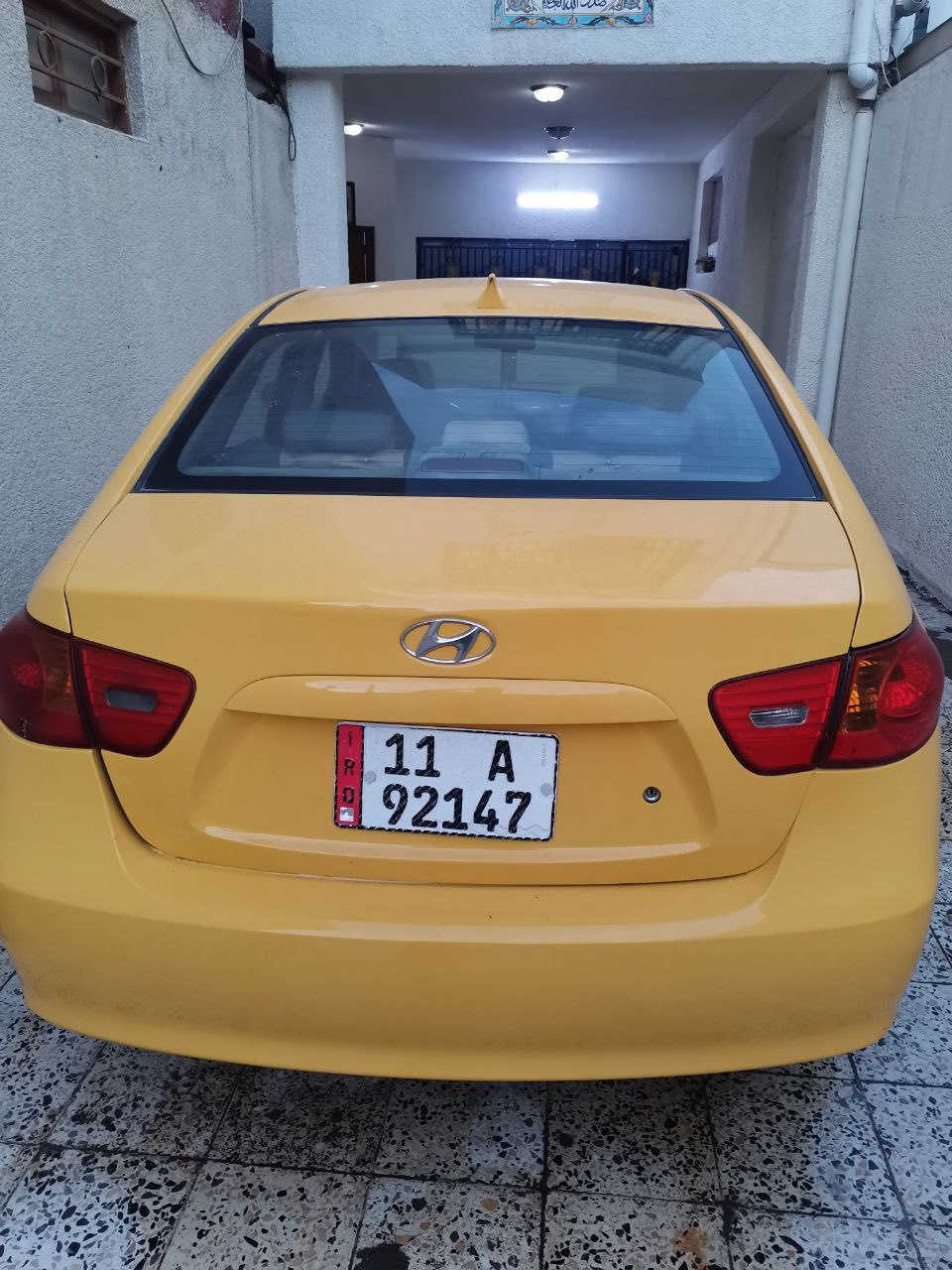 النترا ٢٠٠٧
امريكي محرك ٢٠٠٠ 
سيارة جاهزه تبريد وكهربائيات كامل
مصبوغة فرن جديد 
حادثها جاملغ امامي الايمن شي بسيط .
رقم جديد هزة جديده
هيئه غرامات مصفره
والسيارة بأسمي 
سعرها ٨٣
مكان السيارة بغداد الحبيبيه
***********
