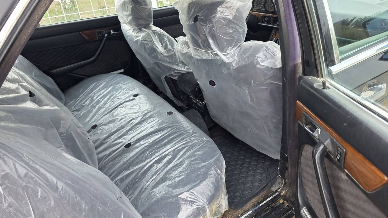 البيع مرسيدس رقم بغداد جاهزه ومكفوله صبغ الجماليه  السنويه ٢٠٣٠
السعر $٧٠  

***********
