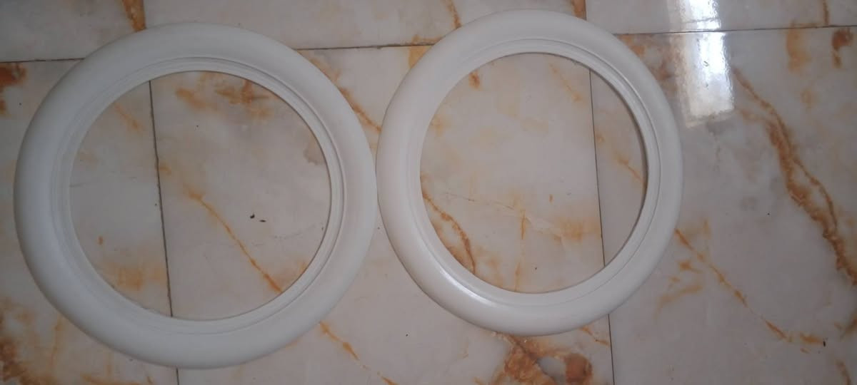 سلام عليكم
خطه مال تاير خلفي ومامي كيه نثيه 2700
14/12مكاني كربله كنطره سلام 
سعرهن 40وبيهن مجال قليل 
***********
