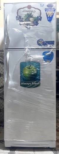 ثلاجه كونكورد 22 قدم نظيفه جدا على البلاد فول تجميد السعر 230 هاتف 077...