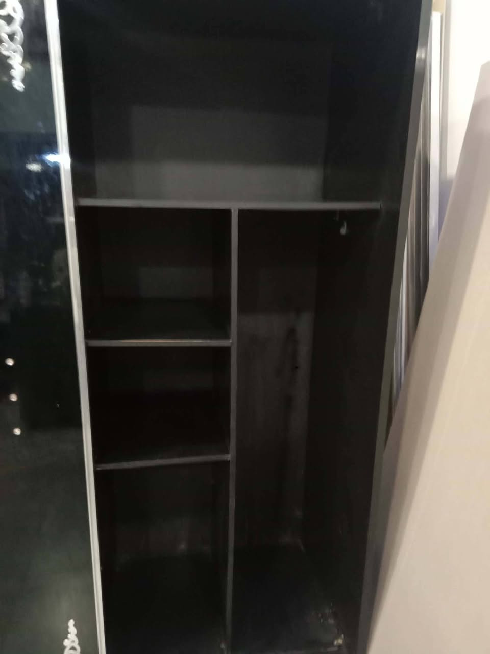 غرفة نوم 5 قطع مع شد ونقل ودوشك سعر 250 داخل اربيل للتواصل ***********
