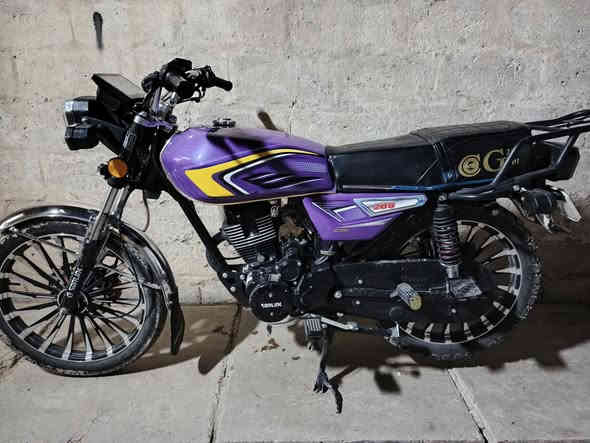 السلام عليكم دراجه موديل 25 دراجه مقفوله كفاله عامه محرك 200 سي سي مكاني بغداد الشعله***********/  850
