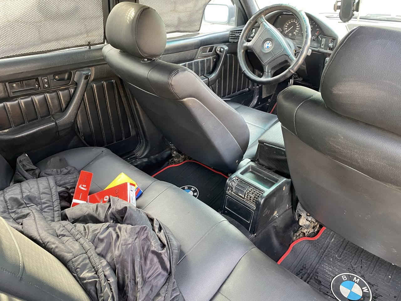 سلام عليكم
السعر 64 بيها مجال بسيط 
للبيع فقط 525 كبس
مديل 91 كير اوتو  
وارد الماني سلايت  تبريد تدفئه
صبغ حزام بدون ضرر عدى جاملغ سايق طخه خفيفه حيل
كشنات جلد محرك شرط طخم جديد
وياله m بجم عريض سنويه عظم كابون بيها  
(ملاحظه) اصل 520 محرك كير عربانه 25
موصل برطله
***********
***********
