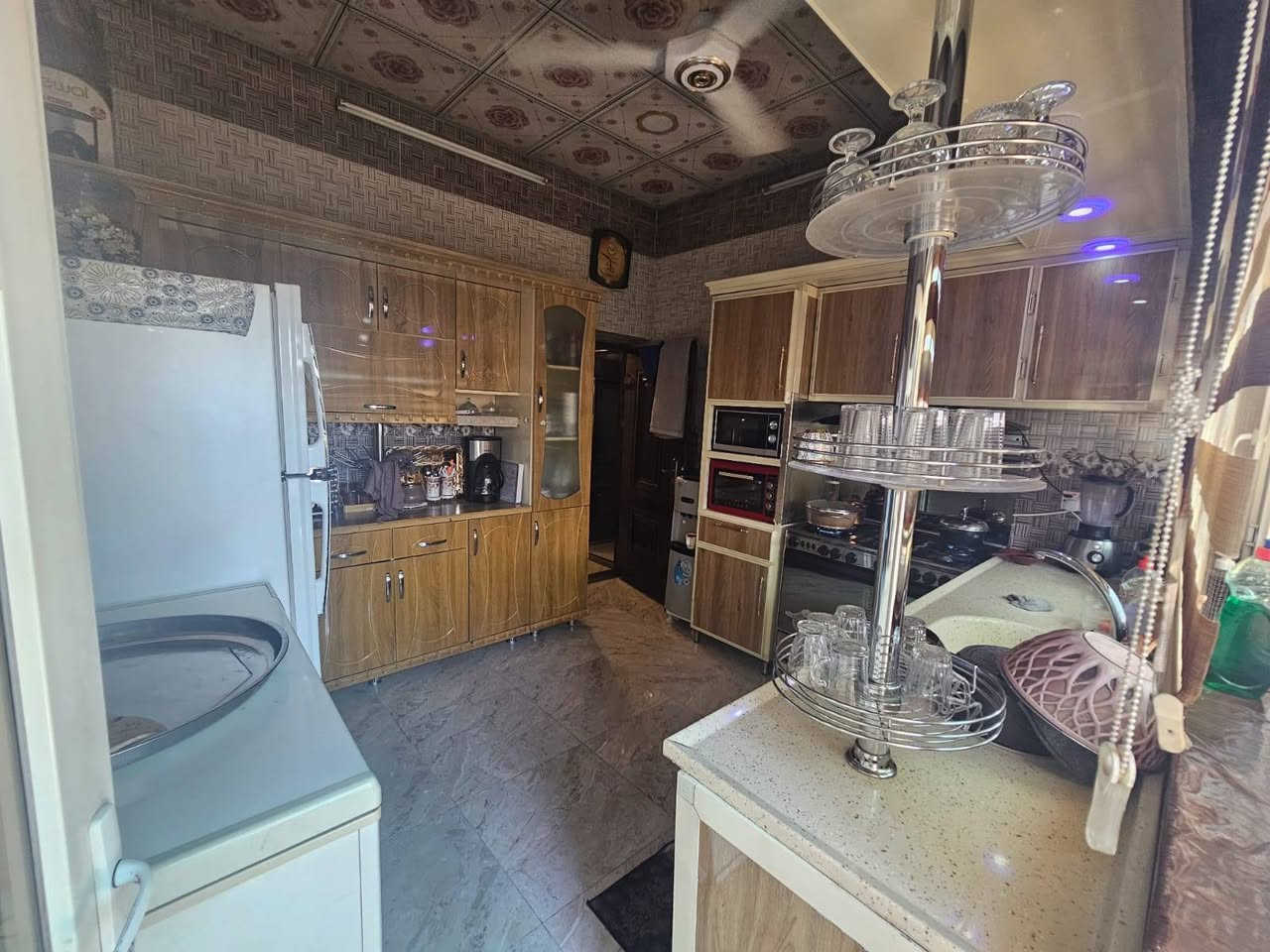 دار ١٠٠مربع طابقين طابو فووول درج داخل للبيع بال٥٥ على سايدين  شارع الراشدين موقع مميز سعر ١٠٥ مع مجال للمعلومات اتصال على***********
