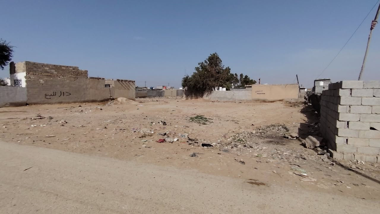 قطعة 600متر ورو معمل الثلج مقابيل شارع المستشفئ خط 2. تبليط ومي وكهرباء تواصل وي رقم  ***********
