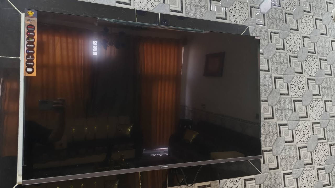شاشة سمارث رويال العراق اخر تحديث حجم 50للبيع سعرها 250 مكاني بابل ابوغرق شارع المركز الشراي يتصل وبخدمتة ***********
