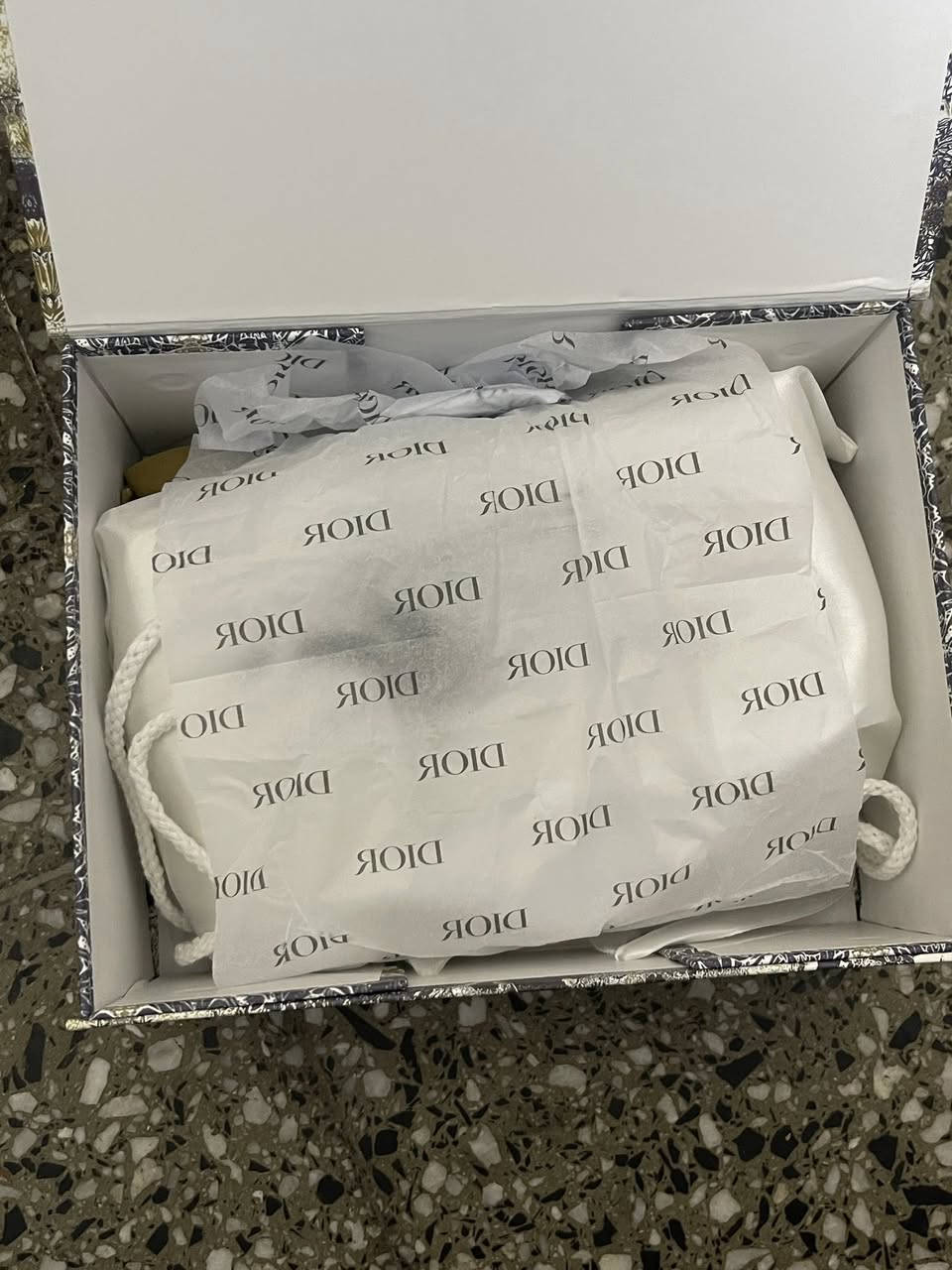 حقيبة نسائية ماركة ختومات وكرتات غير مستخدم السعر 65 مع التوصيل


**إذا كنت صاحب هذا الإعلان وتريد حذفه لأي سبب، رجاءا أرسل رسالة إلى الدعم الفني**