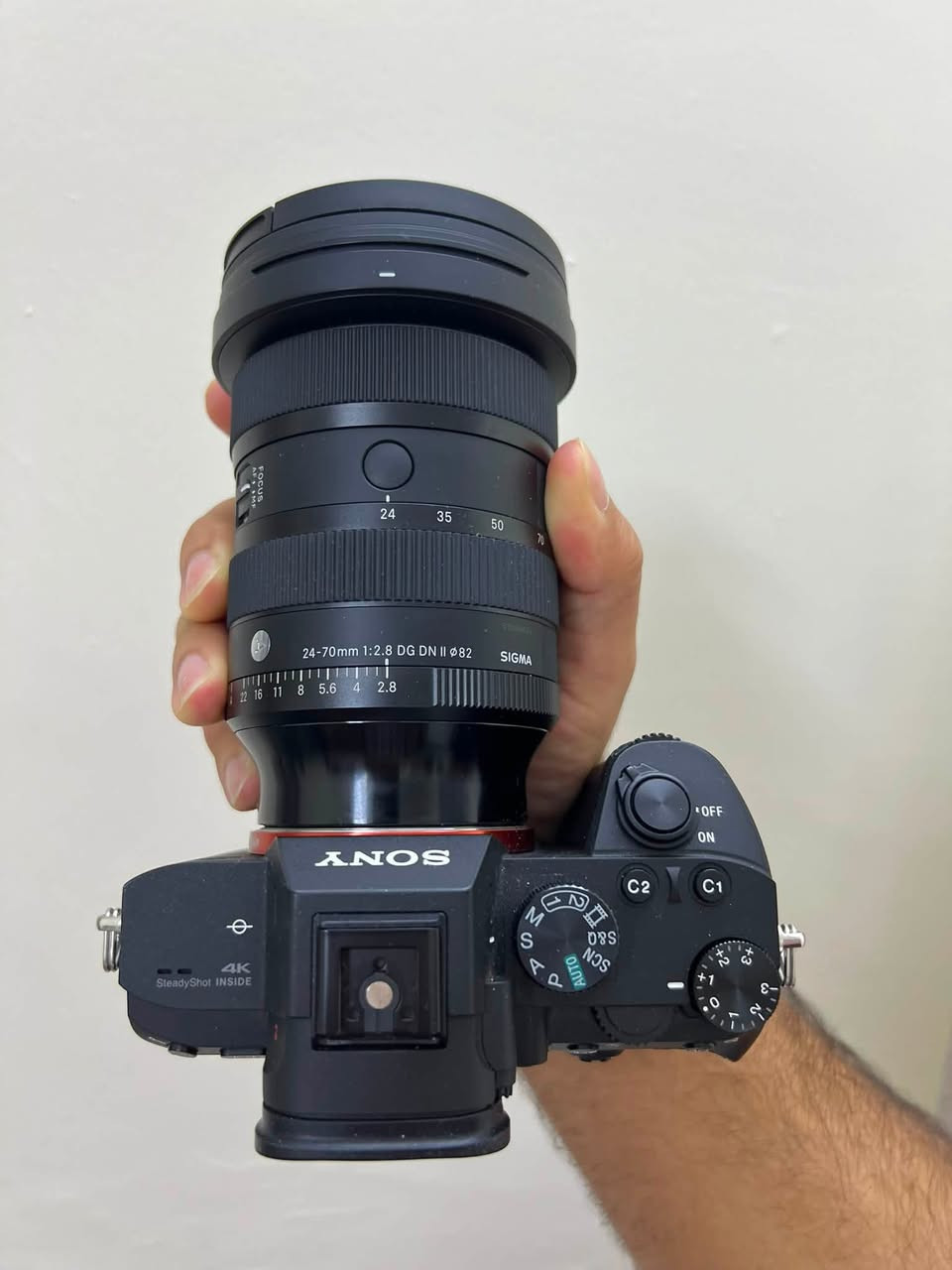 السلام عليكم
كاميرا sony a7iii للبيع 
مع عدسة Sigma (24/70)
نظافة 100%
اشتريتهة بشهر ال11
مكاني بغداد
السعر 2 مليون و750 الف دينار
للتواصل ***********
