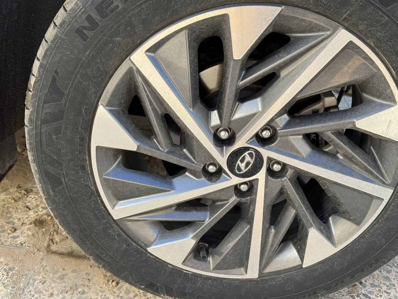 توسان 2023 خليجي
ضمان شركة الاولى
بعدهه بالضمان
فوال عد القمار حديد
بصمة تشغيل عن بعد
3 وضعيات قيادة 
كفالة عامه من كلشي
و مواصفات التوسان معروفة
السعر 209 
بغداد شارع خير الله 
***********
