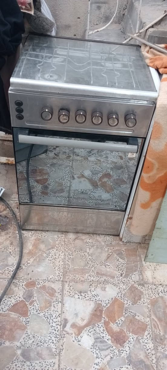 طباخ مصري الاصلي الباب الاول شغال كله عيون وفرن فوك وجوه شرط الشغل ونارخضره شوف المقطع واتصل وتدلل بسعر 65وبيه مجال اليريده يراسلني اويتصل ويدلل مكاني الاحرار الخضاره ***********
