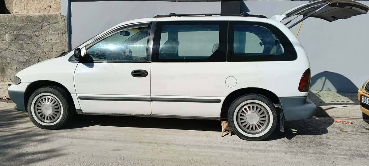 السلام عليكم دوج كراند كرفان 96 رقم نينوى الماني كابون بانزين شرط التحويل محرك كير شرط تبريد شغال صبغ حزام جماليه سياره جاهزه السعر 45 وبيها مجال بسيط جدا مكلف بالنشر *********** اتصال وبي واتساب
