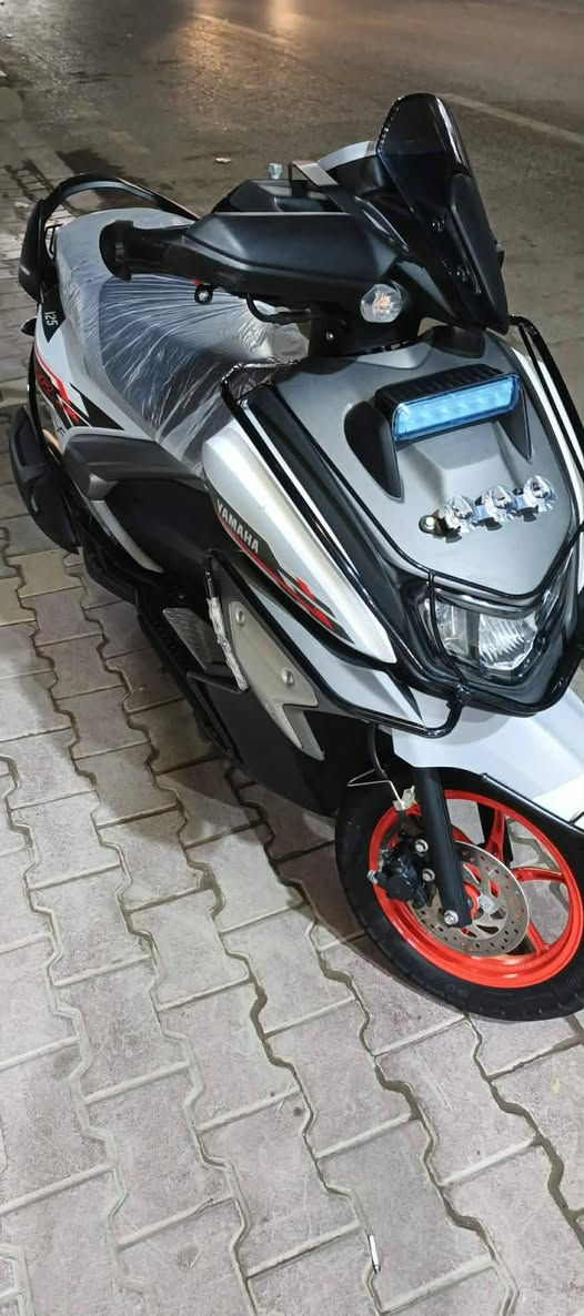 سلام عليكم ZR25 ماشيه ٢٠٠٠
سعر ٢٣٠٠ قفل كامله درع ودوسه ولدات ودرع جامله
ودوسه جانبيه
للاستفسار *********** او وتساب
