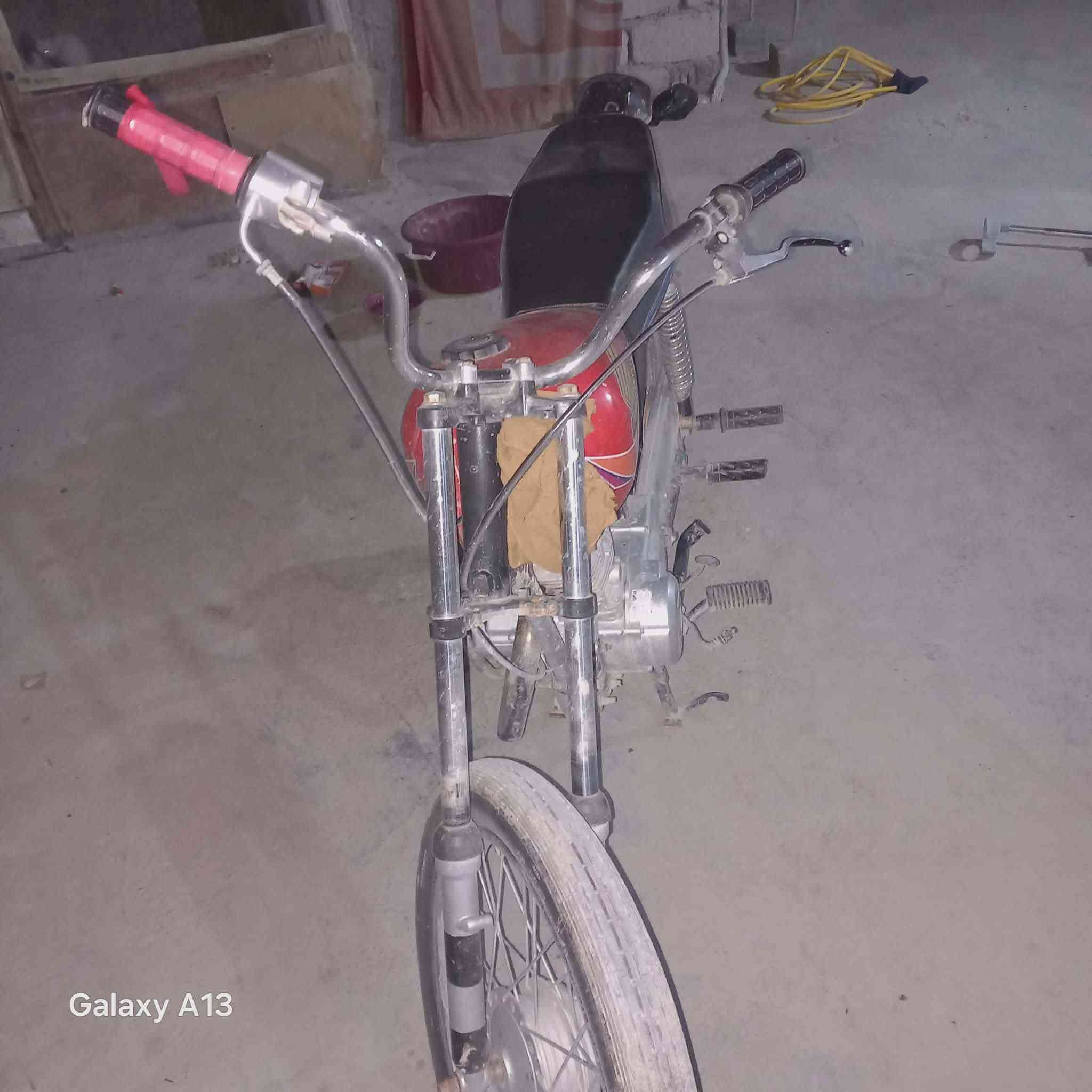 دراجه للبيع نامه كربلاء حي العسكري السعر 500 وبيها مجال بسيط حق الجيه نظيفه محرك جديد تانكي جديد كله جديد***********
