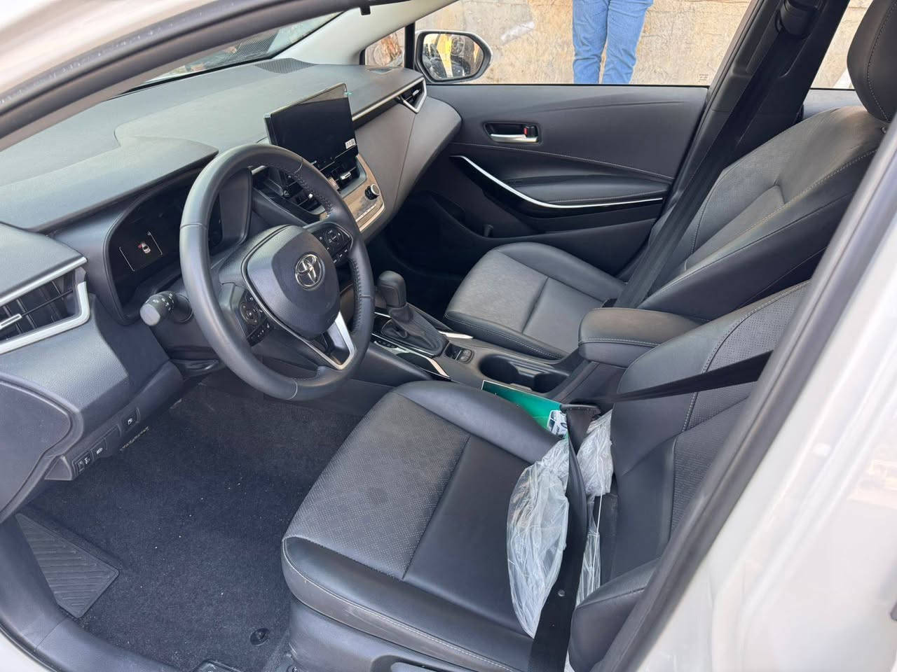 اخوان السلام عليكم مراوس بهايلوكس او شبوط نظيف سياره كورولا 2025 كفاله عامه سياره فولا للاخير شكل الخليجي سياره مكانها بصره سياره باسمنا  .. ***********
