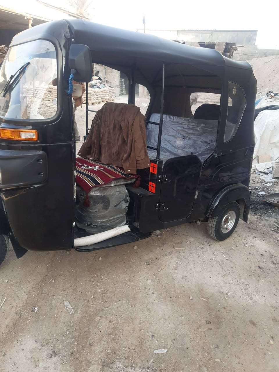 تكتك للبيع موديل 23 شهر 11 طالعه بل 24 تكتك كفاله من عده هاي موضحه بصور سعره 9 وبيه مجال بسيط جماعه ال ٨ ونص مابيع رقمي ***********
