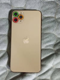 ايفون 11 برو ماكس مكفول من الشخط بطاريه 91 سعر 350 قفل     07857165928