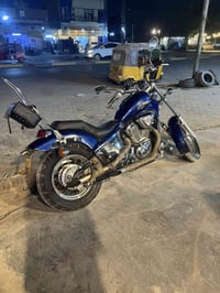 هوندا ستد 400 اوراق كاملة ومدفوع گمرگ الدراجة كاملة بيها نقوصات كلش بس...