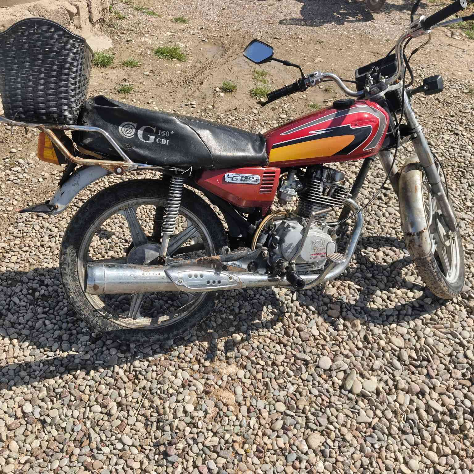 السلام عليكم يوجد موطور للبيع السعر 200رقم الهاتف***********
