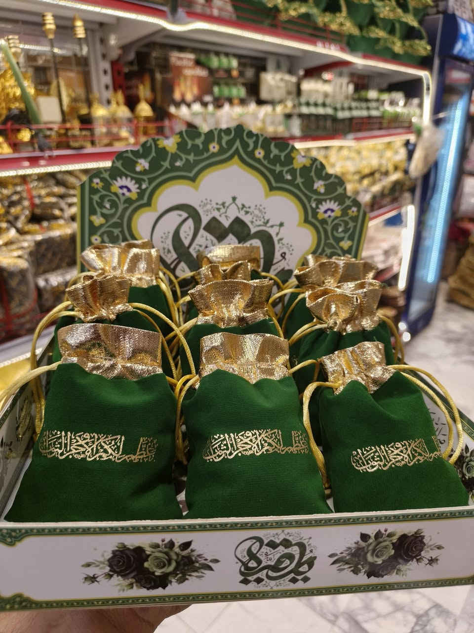 عظم الله لكم الأجر والثواب بقرب شهر محرم الحرام. تم توفير كافة الصواني بأسماء مختلفه. يوجد لدينا جمله ومفرد 
للطلب مراسلة الصفحة أو واتساب ***********
عنوان :كربلاء قضاء الهنديه ( طويريج)
الجمعيه خلف مستشفى الجمعية
تتوفر خدمة توصيل لجميع المحافظات ❤️

