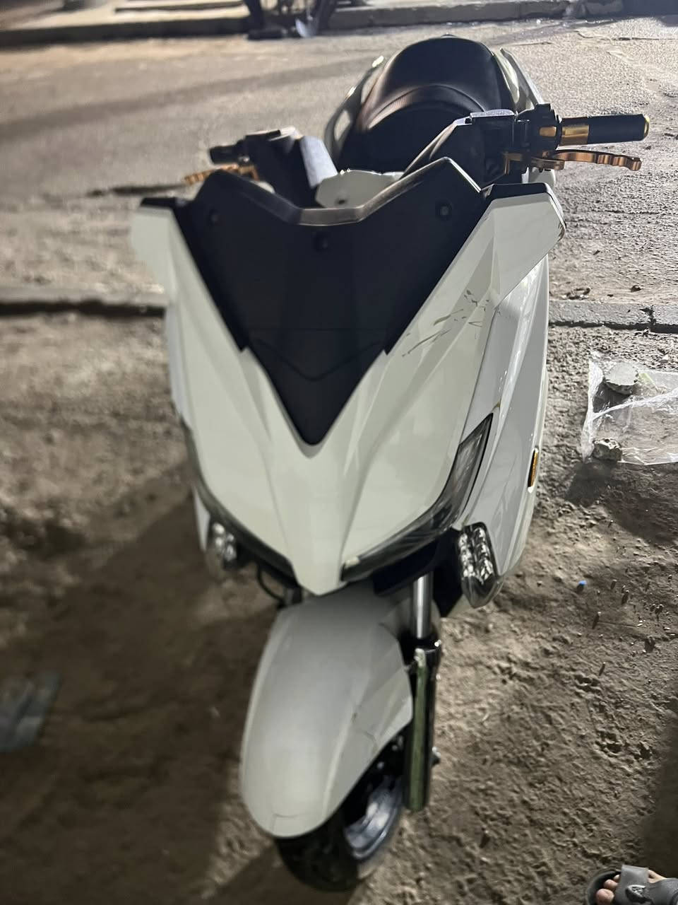 السلام عليكم دراجه شحن يمكن بطاريات عطلانه 12باتري الجبير  ماكو منها بلعراق أبيع كوم حديد مكان بغداد الزعفرانيه رقم التليفون*********** السعر 700
