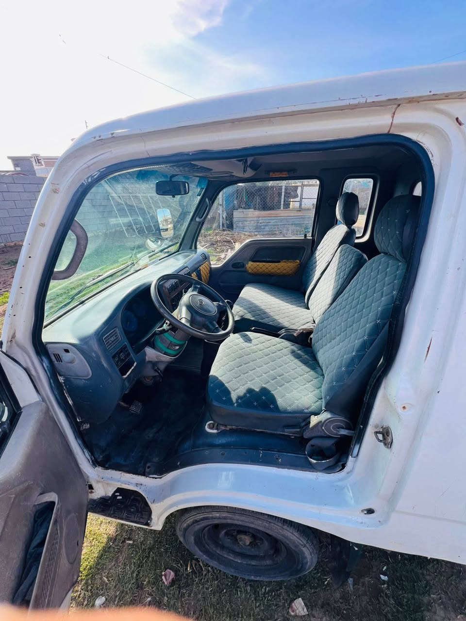 سلام عليكم كيا موديل 2002 مكفوله من صبق   كير محرك كسن سياره جديده شاصي قواطي  مسدده رقم نكليزي سياره بسمي  رقم الأنبار رقمي ***********
