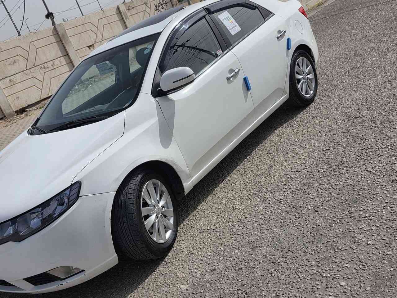 السلام عليكم سيراتو 13  بسمي  رقم اربيل تريد تحول تريد وكاله فول فتحه تحكم جهتين 4 دسك مكينه 1600 السياره جاهزه تبريد حديد تخم تاير   قطعتين اكليل السعر 104 الرقم ***********
