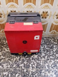 صندوق فيبرگلاص بي نشره لد بلادي مان دلفري نضيف ميه بلميه السعر75ألف بي...