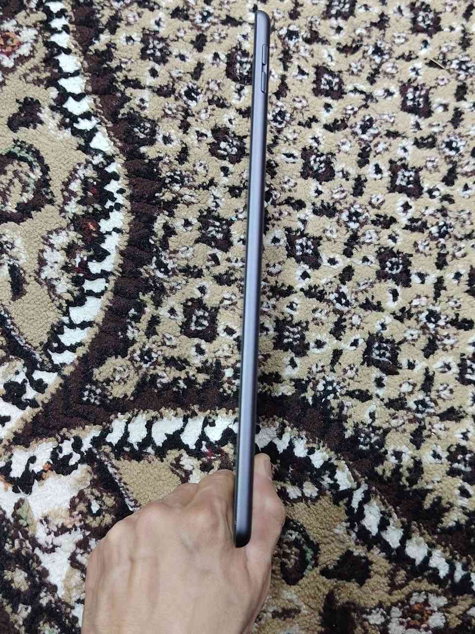 السلام عليكم ابياد9 الجيل التاسع
مستخدم شهر ونص
نظافه 98 من100 
مع ملحقاتو الاصليه كامله
السعر 285 الف وبي مجال
العنوان الموصل الجانب الايمن حي التنك
للتواصل والاستفسار ***********
