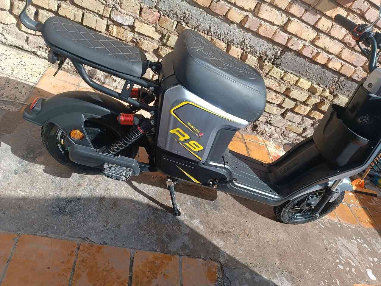 دراجه ار9 دراجه شحن مكفوله كفاله عامه من كلشي تخبل ماشالله  كلشي مابيها ابد سعرها مال مستعجل 350 بيها مجال الشراي مكاني بغداد الحسينيه مال راشديه بيها مجال حك الكروه ***********
