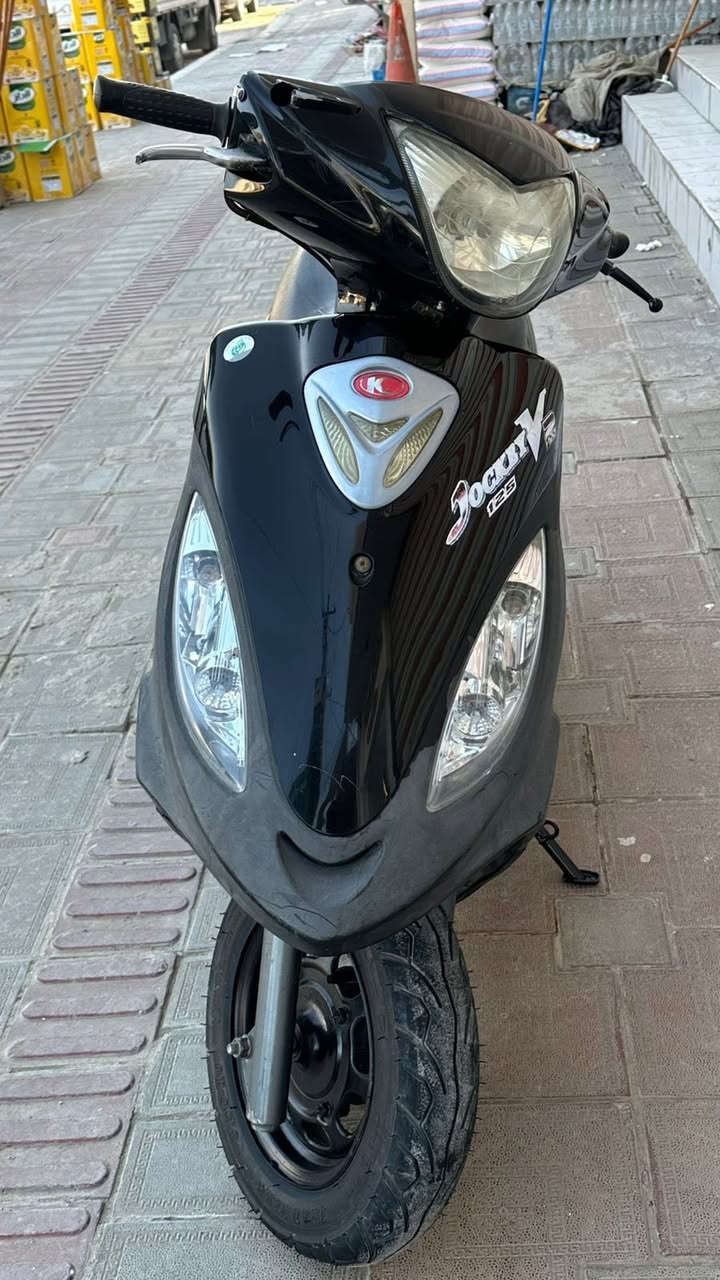 السلام عليكم دراجه كامكو v2. رمبه صار شهر من نازله جديده جداً ماناقصه برغي  للبيع مكاني الحمزه الغربي سعرها ٧٠٠ 
***********
